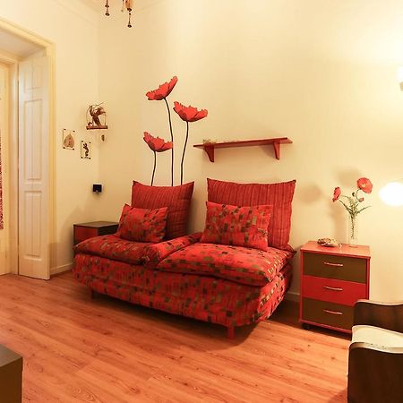 Red Almirante By Homing Apartment Lisbon Bagian luar foto