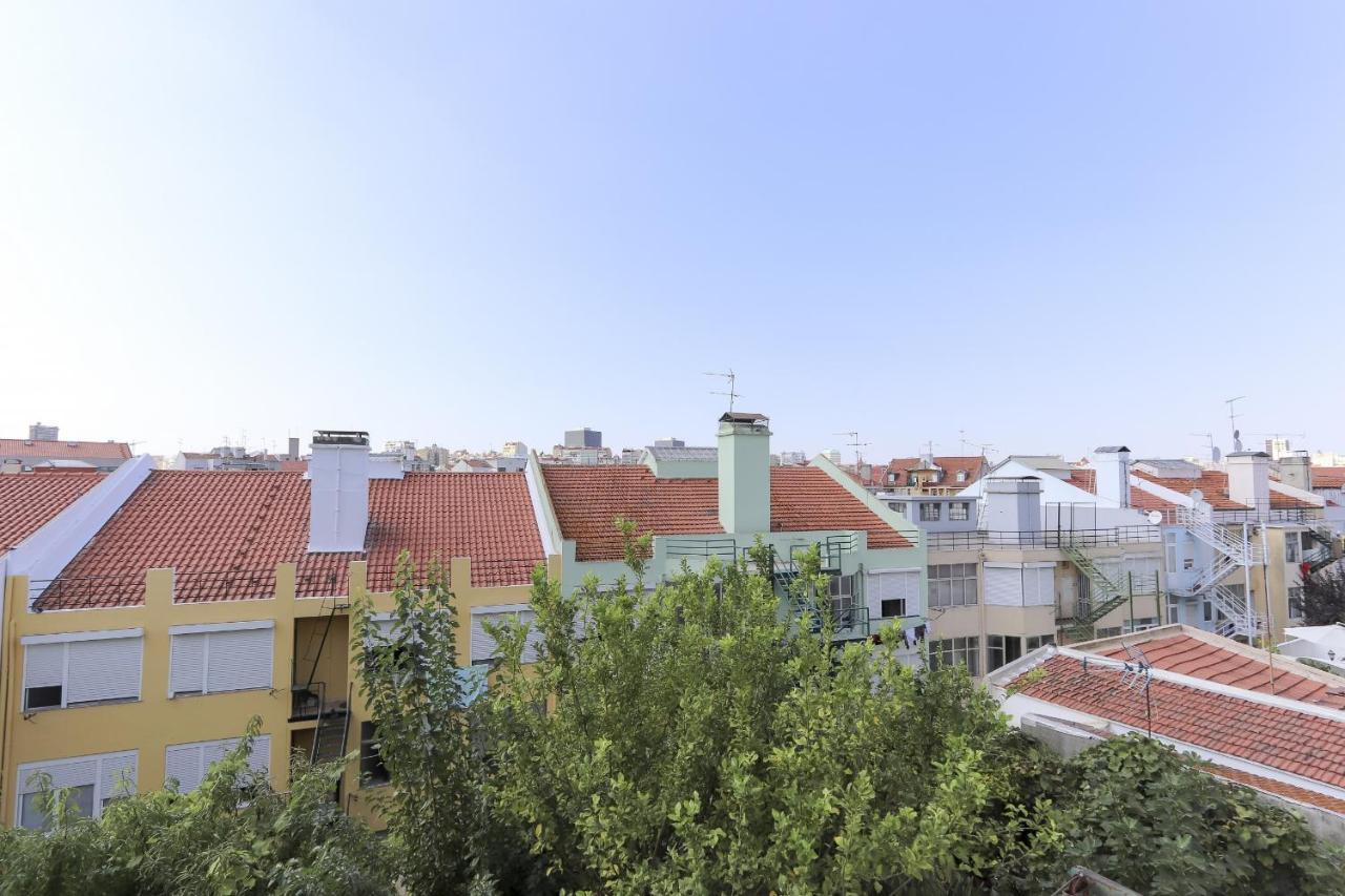 Red Almirante By Homing Apartment Lisbon Bagian luar foto