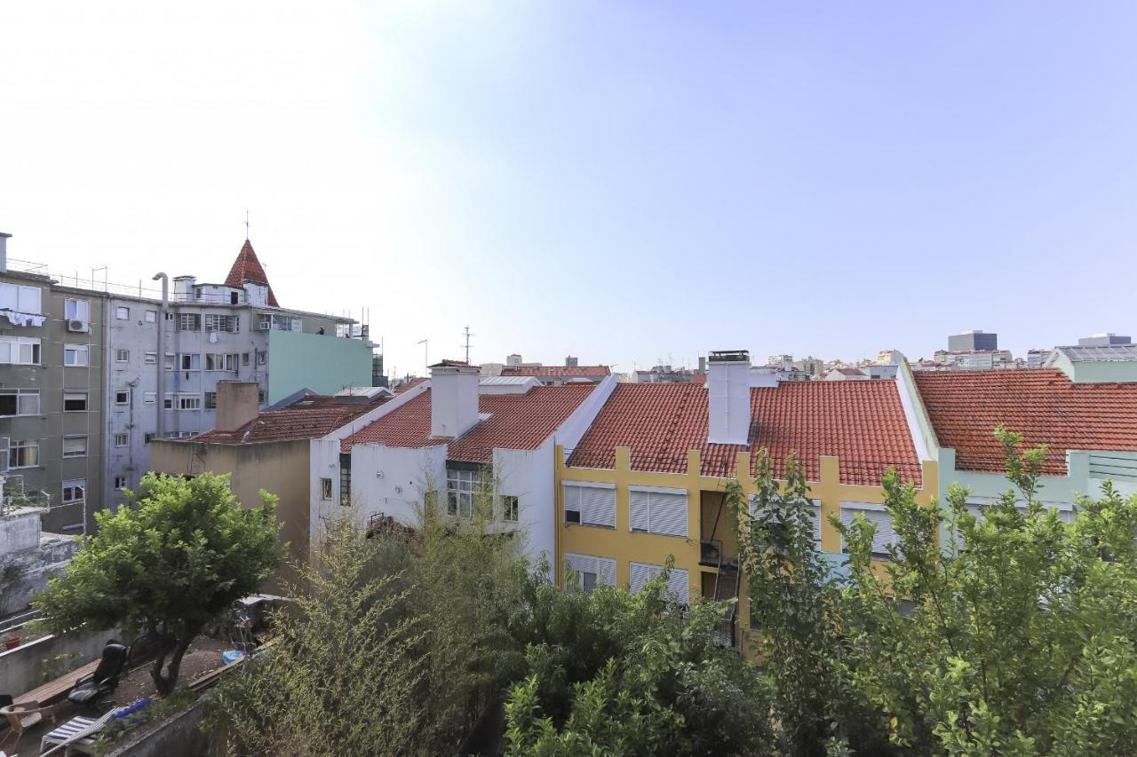 Red Almirante By Homing Apartment Lisbon Bagian luar foto