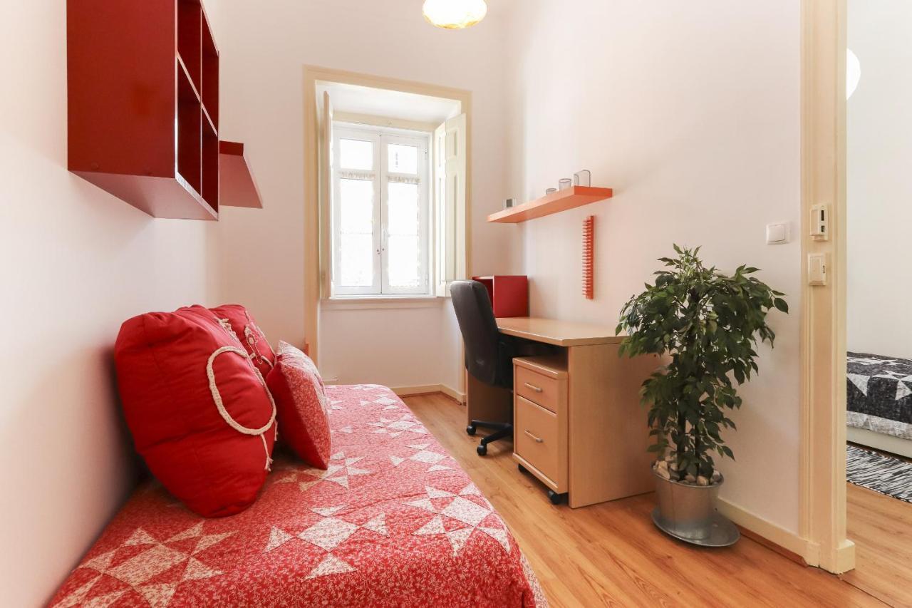 Red Almirante By Homing Apartment Lisbon Bagian luar foto