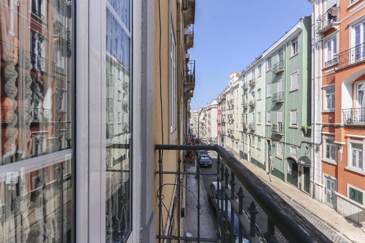 Red Almirante By Homing Apartment Lisbon Bagian luar foto